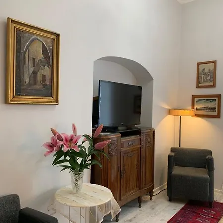 Nb Old Town Apartmanhotel *